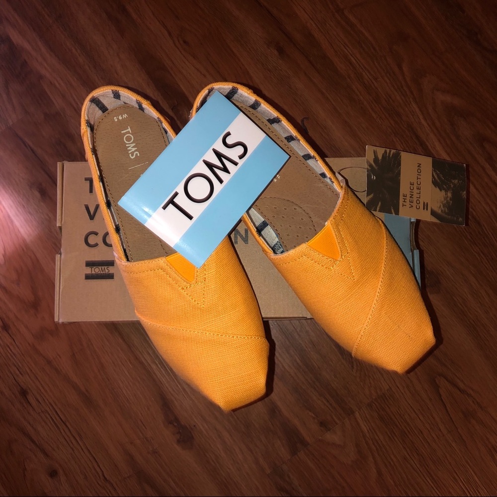 TOMS shoes